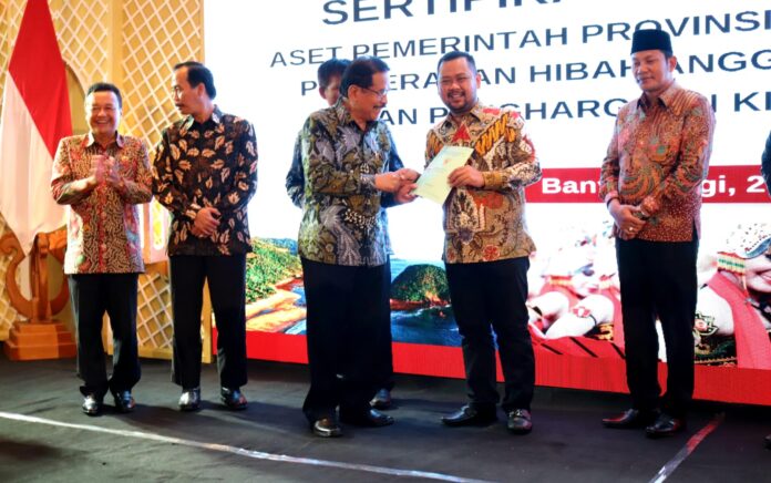 Dukung Program PTSL, Pemkab Gresik Serahkan Hibah Anggaran Pola Trijuang Senilai 3 Miliar