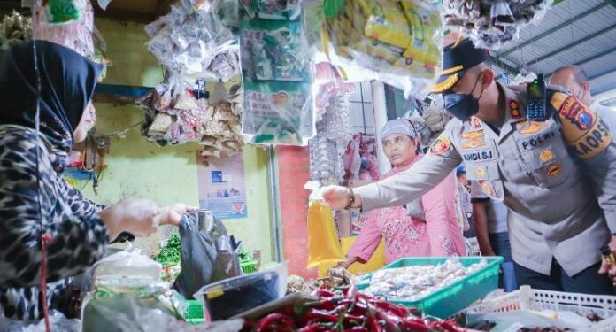 Sidak Pasar di Situbondo, Jelang Idul Adha Migor Aman