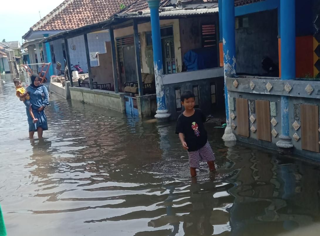 Banjir Rob Kembali Genangi Pesisir Pasuruan