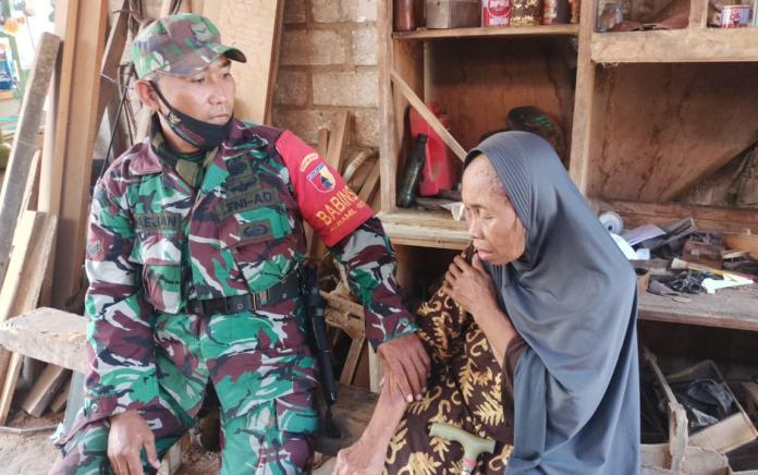 ODGJ Aniaya Ibu Kandung di Panceng Gresik, Prajurit TNI Turun Tangan