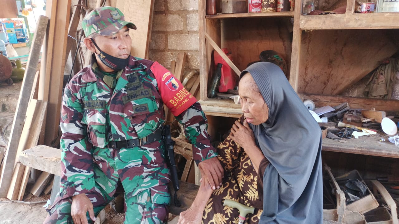 ODGJ Aniaya Ibu Kandung di Panceng Gresik, Prajurit TNI Turun Tangan