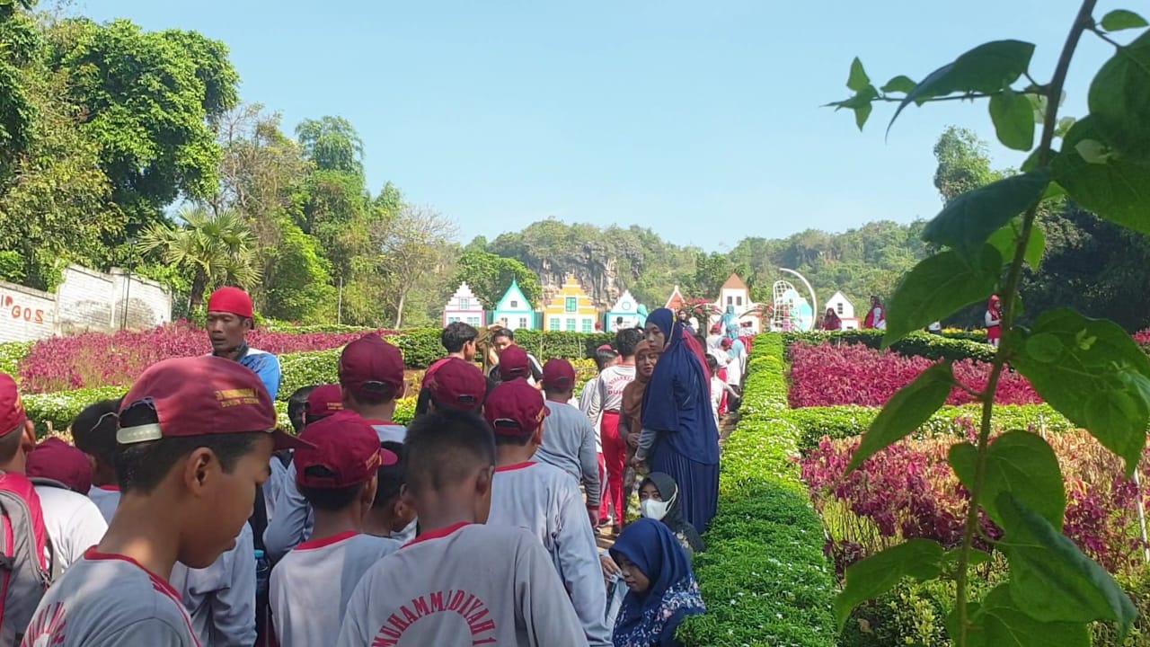 Masa Pengenalan Lingkungan Sekolah, Ratusan Siswa Belajar Sejarah di Wagos Gresik