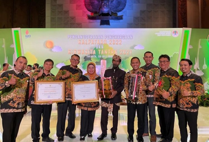 Bupati Lumajang Terima Penghargaan Nirwasita Tantra dari KLHK
