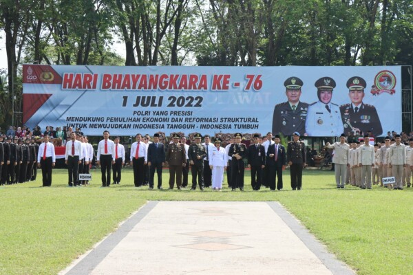 Forkopimda Bojonegoro Ikuti Upacara Kegiatan Puncak Bhayangkara ke-76