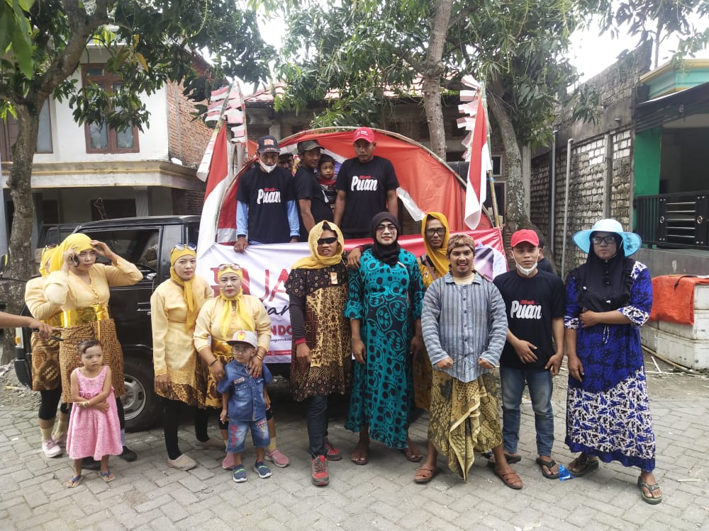Relawan Puan Maharani Jatim Ramaikan HUT RI KE-77 Dengan Pawai Budaya