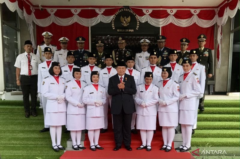 SBY Absen Upacara di Istana Negara