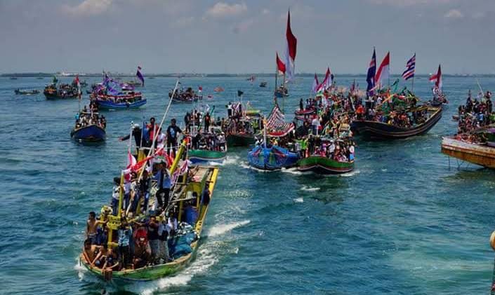 Peringatan Asyura, Nelayan Pasuruan Menggelar Tradisi Petik Laut