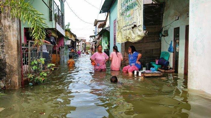 Waspada Banjir Rob Pesisir Jatim di Hari Kemerdekaan