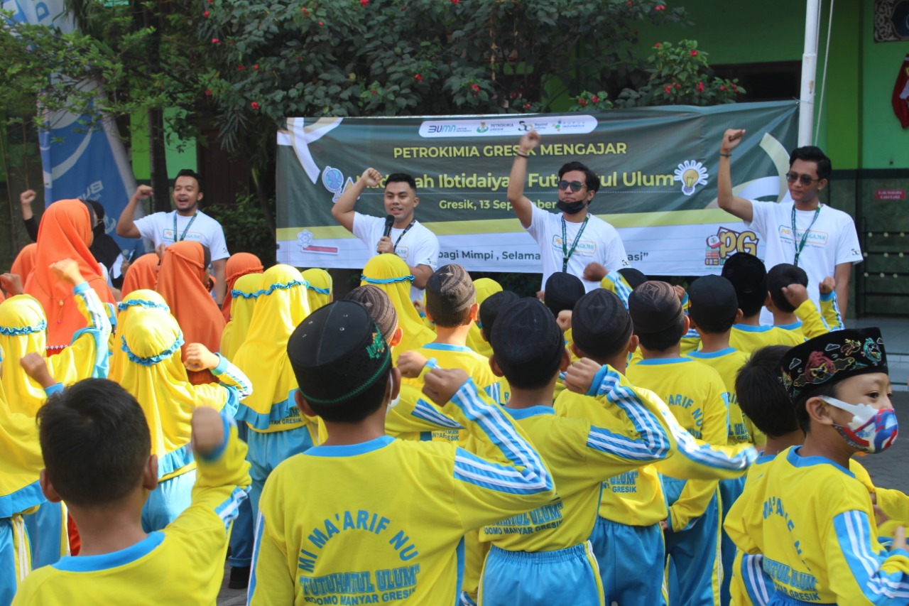 Tanam Jiwa Kewirausahaan Sejak Dini, Program Mangga Petrokimia Gresik Sentuh Pelajar SD