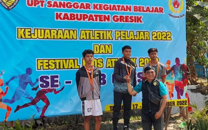 Siswa MAN 2 Gresik Sabet Juara Umum Atletik Antar Pelajar se-Gresik