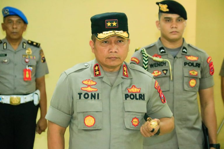 Teddy Minahasa Dibatalkan, Irjen Toni Harmanto Jadi Kapolda Jatim