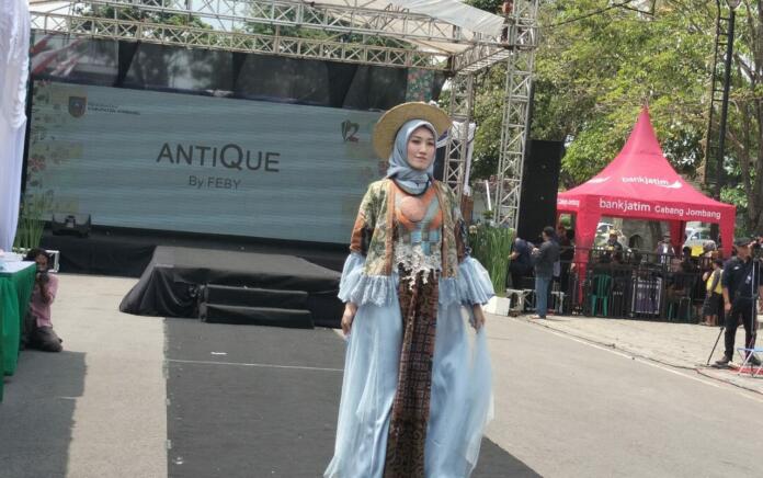 Merawat Budaya dengan Santri Fashion Carnival