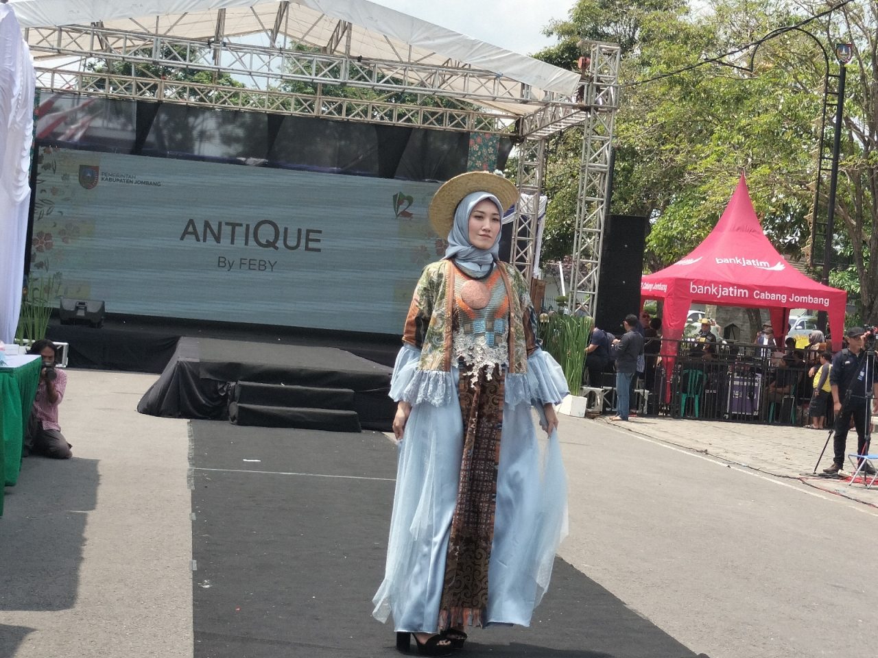 Merawat Budaya dengan Santri Fashion Carnival