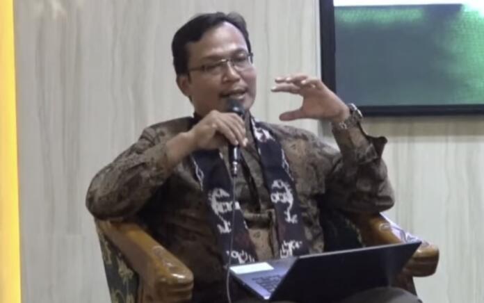 Akhmad Taufiq: Sastra Pesantren dalam Bingkai Ilmu Sastra Modern