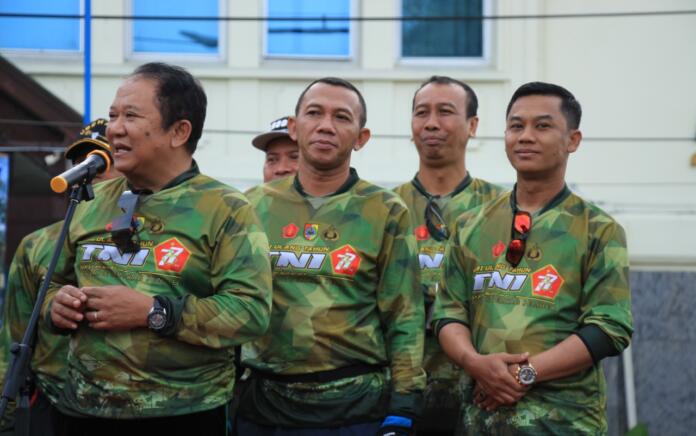 Meriahkan HUT TNI ke-77, Pemkab Gelar Funbike & Jalan Sehat