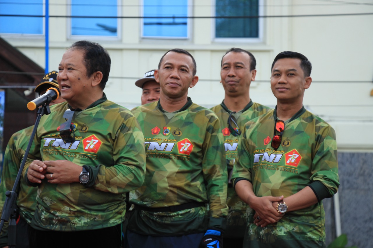 Meriahkan HUT TNI ke-77, Pemkab Gelar Funbike & Jalan Sehat