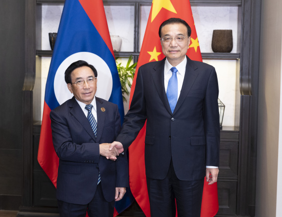PM China Bertemu PM Laos, Bahas Kerja Sama yang Lebih Erat
