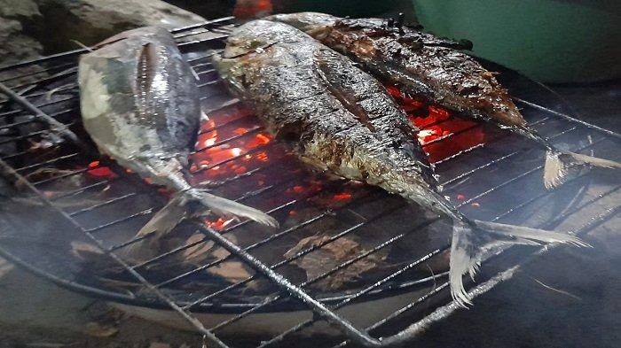 Bakar Ikan Saat Merayakan Akhir Tahun Seru Dilakukan