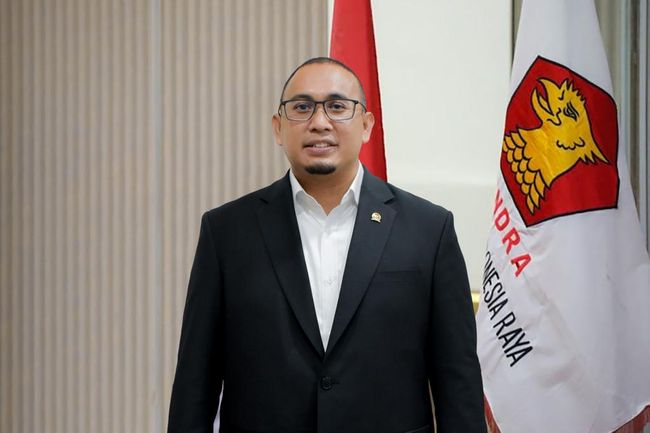 Elektabilitas Prabowo Menurun, Ketua DPD Gerindra: Masih Fokus Kerja sebagai Menhan