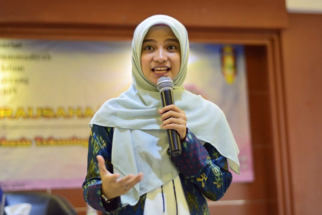 Mengenal Sherly Annavita Rahmi, Milenial yang Berani Kritik Presiden Jokowi