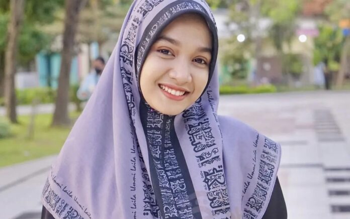 Mengenal Ning Umi Laila, Dai Muda yang Viral di TikTok