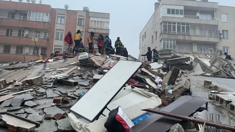 Dahsyat! Gempa 7,8 M Guncang Turki, 500 Orang Lebih Diperkirakan Tewas!