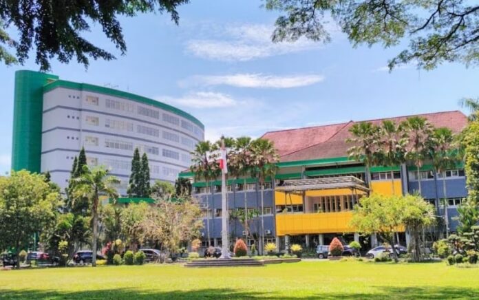 5 Universitas Terbaik di Jawa Timur Versi UniRank