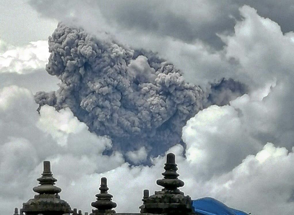 Erupsi Gunung Merapi Disorot Dunia, Penerbangan Yogyakarta Dipastikan Aman 
