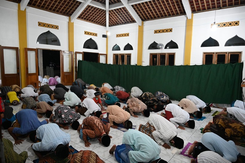 Seperti Anugerah Kepada Nabi, Ini Keutamaan Sholat Tarawih Malam Ke 8