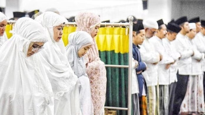 Pahala Setara Thowaf, Ini Keutamaan Sholat Tarawih Malam Ke 6