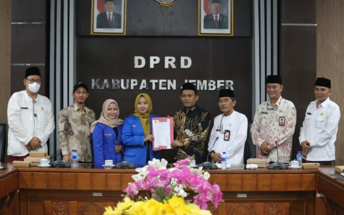 Desak Realisasi Ramah Gender, Kopri PMII Jember Lakukan Audiensi bersama DPRD