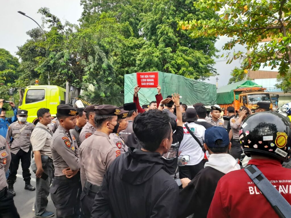 Mahasiswa Kecam Tindakan Represif Pasukan Polres Pelabuhan Tanjung Perak