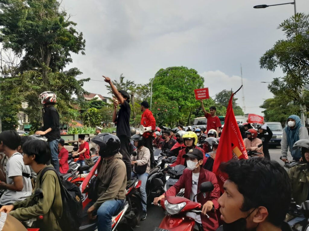 Mahasiswa Kecam Tindakan Represif Pasukan Polres Pelabuhan Tanjung Perak