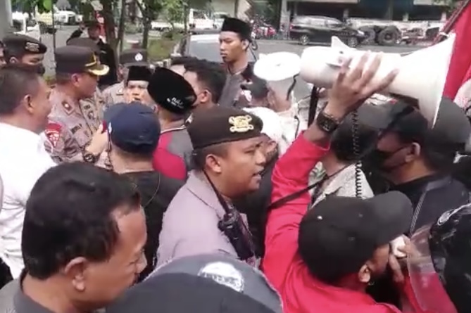 Mahasiswa Kecam Tindakan Represif Pasukan Polres Pelabuhan Tanjung Perak
