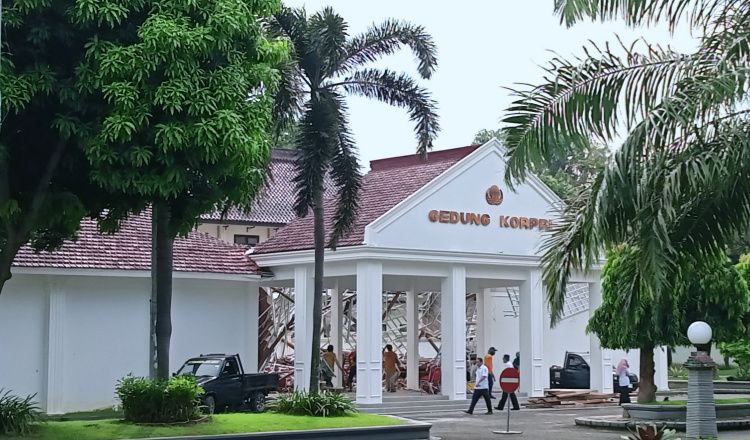 Baru Direhab, Atap Gedung Korpri Tuban Ambruk