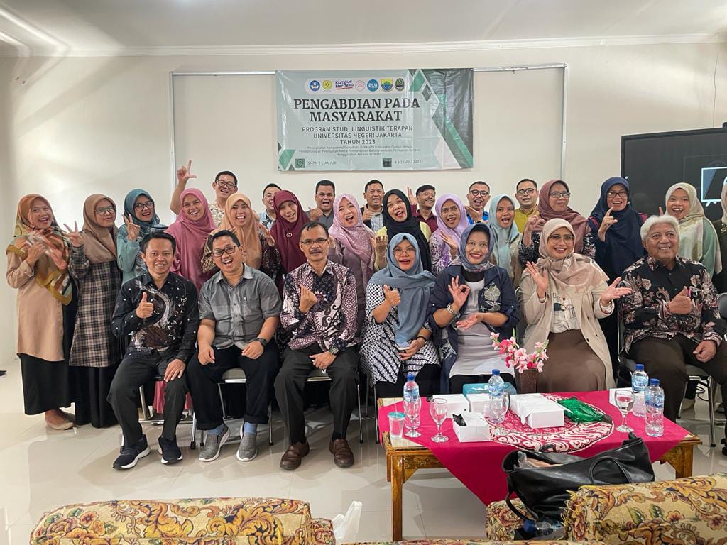 Program Studi S2 Linguistik Terapan Universitas Negeri Jakarta Gelar Kegiatan PKM di Cianjur