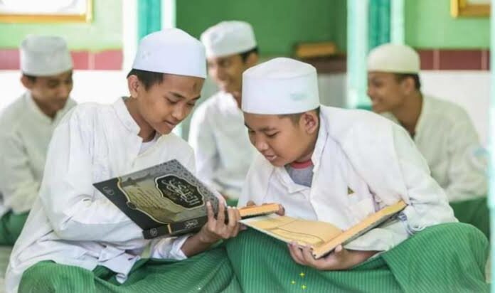 20 Pondok Pesantren Terbaik di Jawa Timur, Cocok untuk Putra-putri Anda