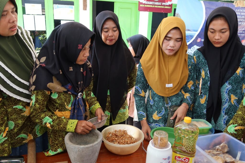 PPK Ormawa BPM FKM UNEJ, Sulap Limbah Tulang Ikan Tongkol Jadi Kerupuk dan Nugget