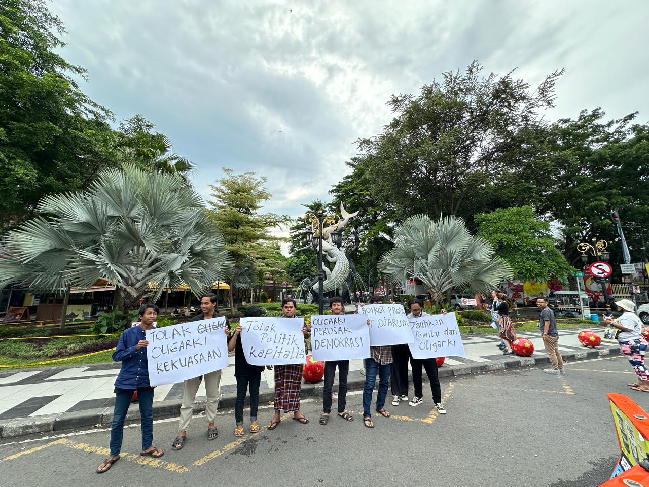 Aksi Protes Boikot Produk PT Djarum Digelar di Surabaya