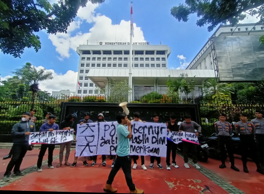 Diduga Terlibat Kasus Korupsi, Demos Jatim Desak Presiden dan Kemendagri Evaluasi PJ Gubernur Ady Karyono