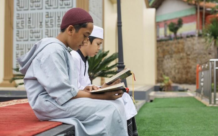 Sejarah Masuknya Islam ke Indonesia Melalui 4 Jalur Utama