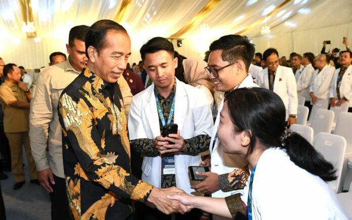 Hadiri Peluncuran Pendidikan Dokter Spesialis, Jokowi Sampaikan Tantangan Besar Sektor Kesehatan