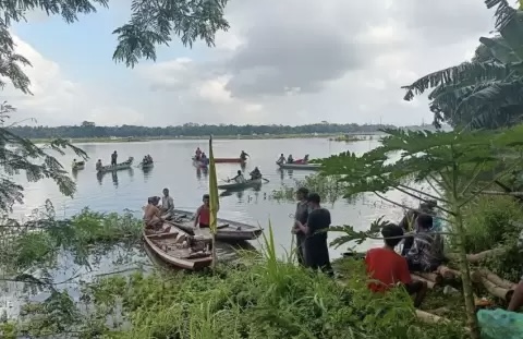 Dua Orang Meninggal Akibat Perahu Terbalik di Aliran Sungai Brantas Malang