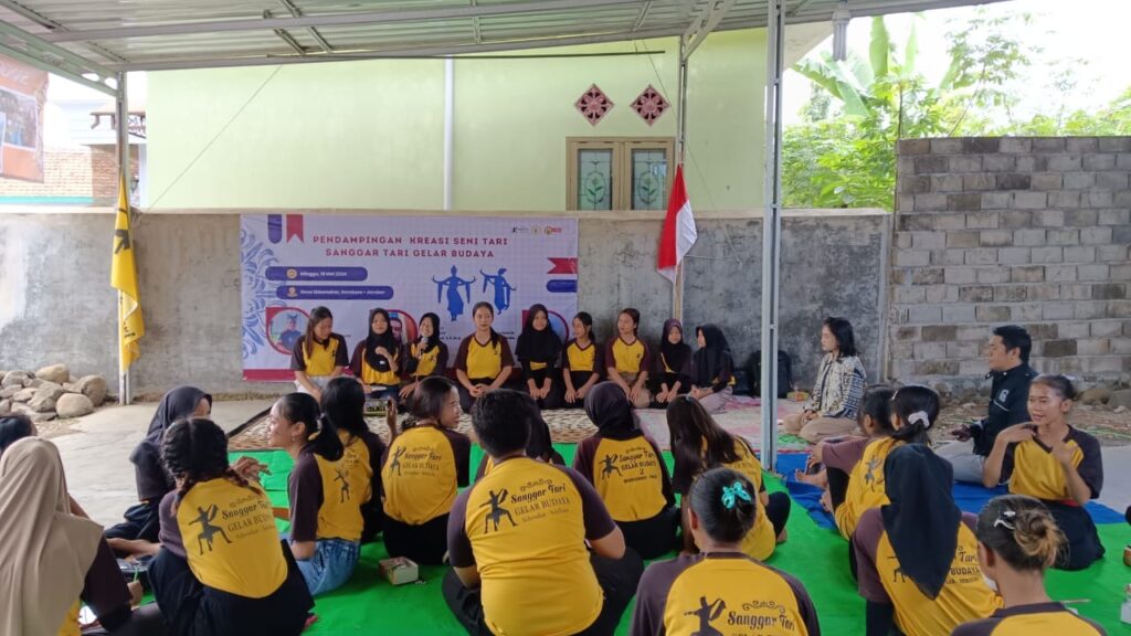 Pendampingan Kreasi Seni Tari di Sanggar Tari GELAR BUDAYA, Desa Sidomekar, Semboro, Jember