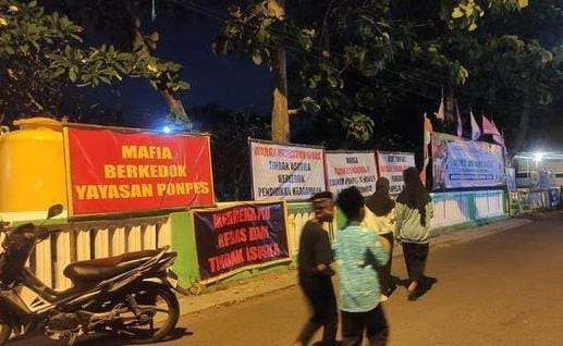 Diduga Lakukan Pencabulan Kepada Santri, Warga Protes agar Pondok Pesantren di Sidoarjo Segera Tutup