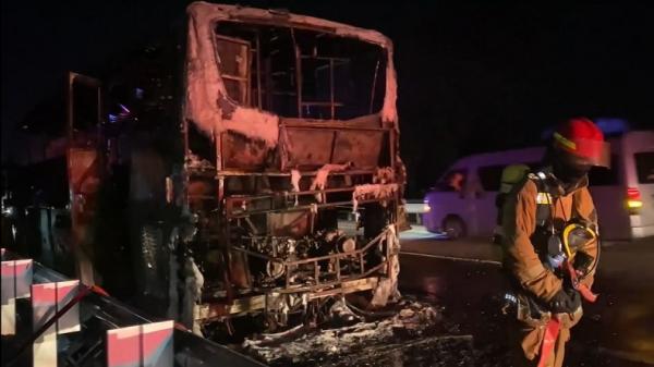 Bus Gunung Harta Hangus Terbakar di Tol Jombang saat Bawa 32 Penumpang
