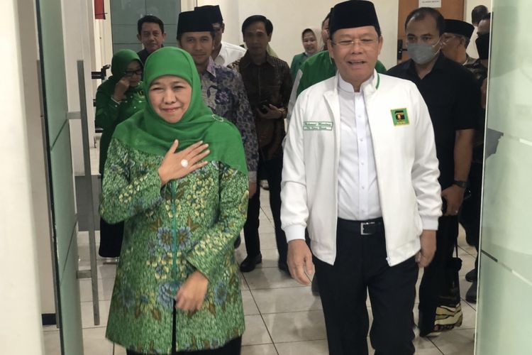 Jelang Pilgub Jatim, Khofifah Siap Adu Gagasan Dengan Marzuki dan Risma