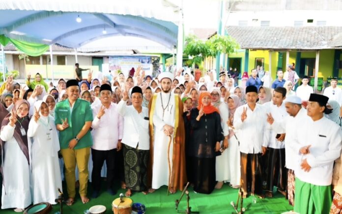 Cawabup Abdul Ghoni Temani Khofifah di Wisata Kampung Coklat Blitar