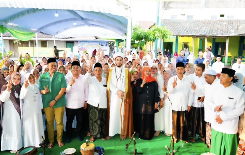 Cawabup Abdul Ghoni Temani Khofifah di Wisata Kampung Coklat Blitar