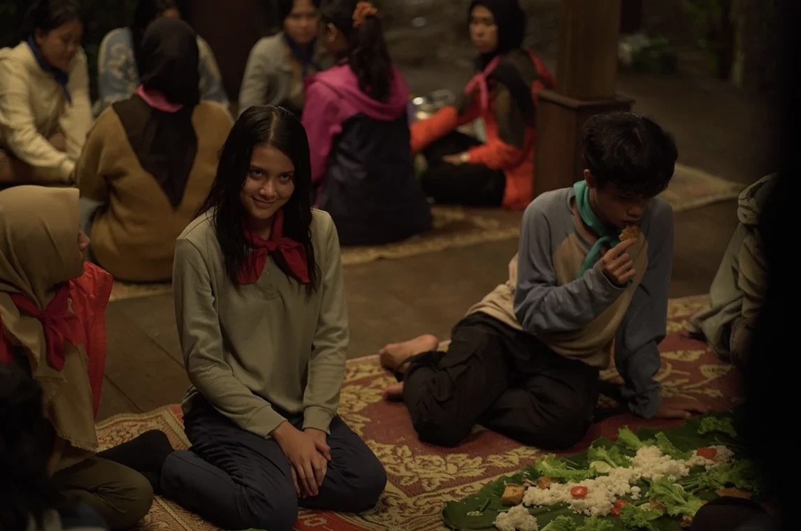 Terinspirasi dari Peristiwa Nyata, Film Horor 'Kemah Terlarang Kesurupan Massal' Telah Tayang di Bioskop